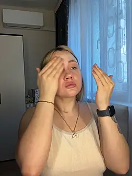 mollygirll online show from April 6, 2026, 3:13 pm