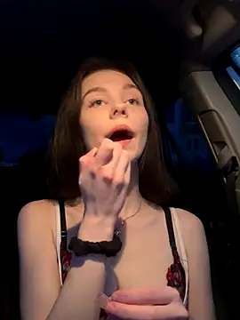 MilaBee online show from December 23, 2025, 2:20 am