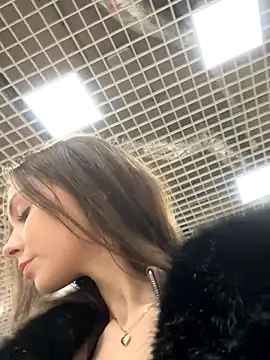 MilaBee online show from January 8, 2026, 10:28 am