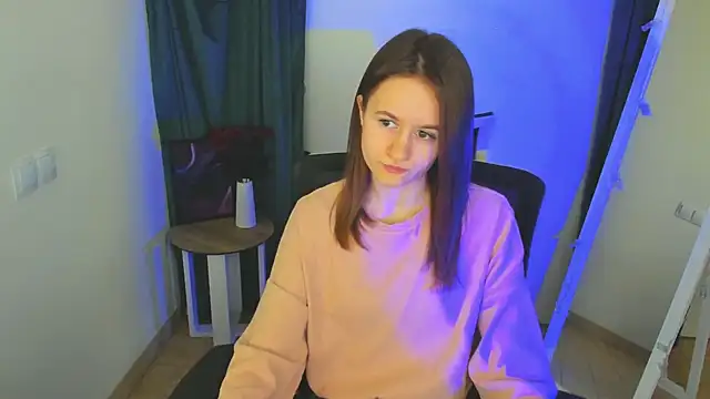 Catherine e online show from October 5, 2025, 6:28 pm