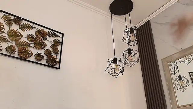 juliana luque online show from October 7, 2025, 12:02 pm