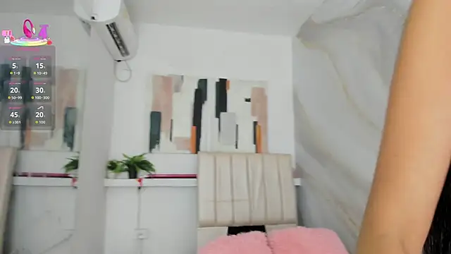 juliana luque online show from November 3, 2025, 12:06 pm