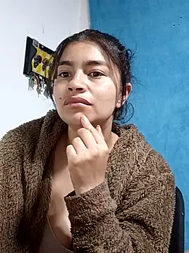 AlanaHotxx online show from October 4, 2025, 7:17 am