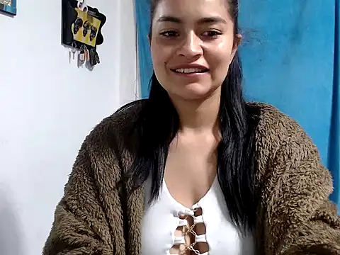 AlanaHotxx online show from November 4, 2025, 6:23 am