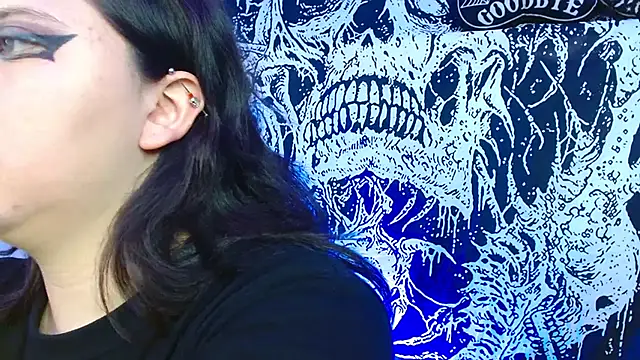 mikaskullcs online show from October 8, 2025, 3:59 am