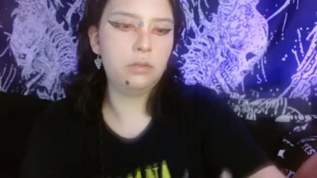 mikaskullcs online show from February 4, 2026, 9:42 pm