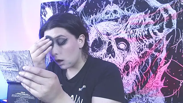 mikaskullcs online show from April 14, 2026, 4:57 pm