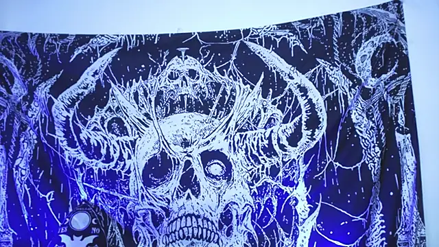 mikaskullcs online show from April 21, 2026, 1:42 am