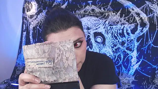 mikaskullcs online show from April 28, 2026, 10:04 pm