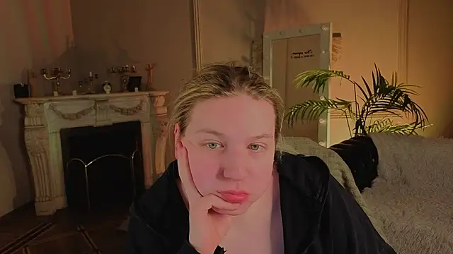 Jes Solar online show from February 4, 2026, 9:42 pm