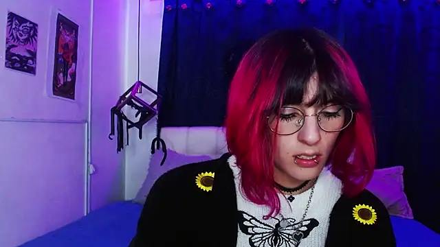 goth minerva online show from November 9, 2025, 1:31 pm