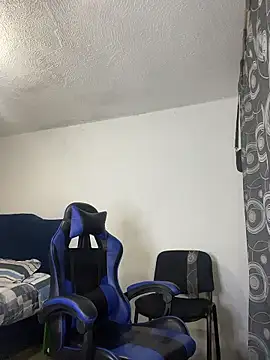 Snapshot of LucasJewely chatting on January 18, 2026, 1:20 am LucasJewely online show from January 18, 2026, 1:20 am