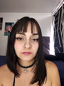 KARINNA  RAVEN online show from April 19, 2026, 9:28 pm