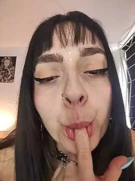 KARINNA  RAVEN online show from May 29, 2026, 6:06 pm