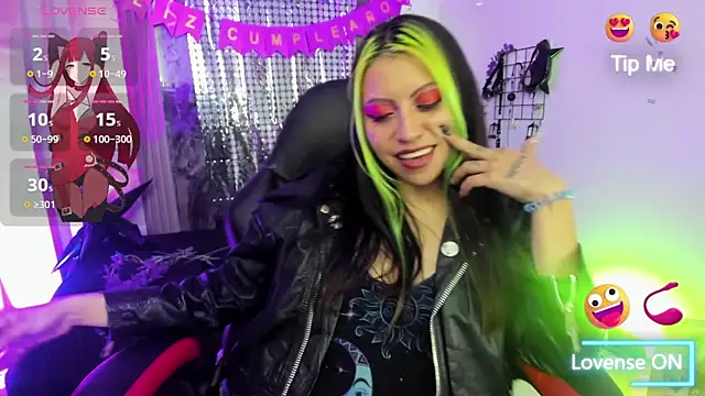 Snapshot of midory_ chatting on October 31, 2025, 3:40 am midory online show from October 31, 2025, 3:40 am