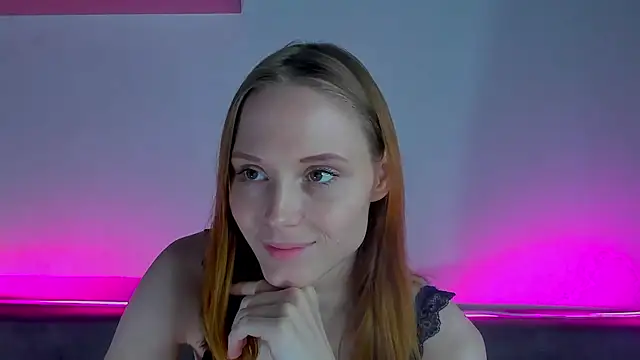 Gina lovelyy online show from October 31, 2025, 11:00 am