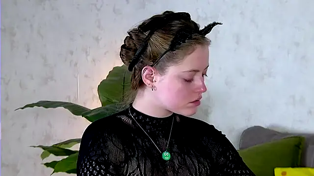 AshleyD  online show from November 22, 2025, 7:02 pm