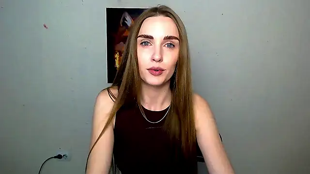 Snapshot of Doll_Angelina chatting on June 5, 2026, 5:47 am Doll Angelina online show from June 5, 2026, 5:47 am
