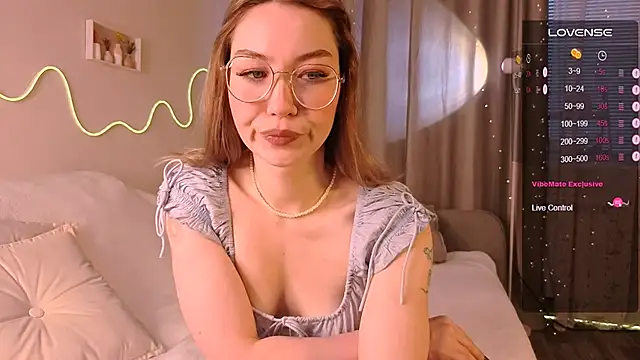 Lilo Sims online show from November 7, 2025, 2:33 am