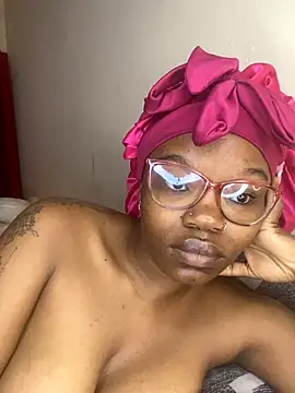 YummyMelanin117 online show from November 15, 2025, 6:33 am