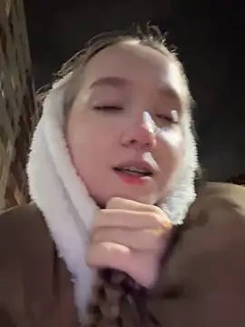 bambi lu online show from October 28, 2025, 5:04 pm