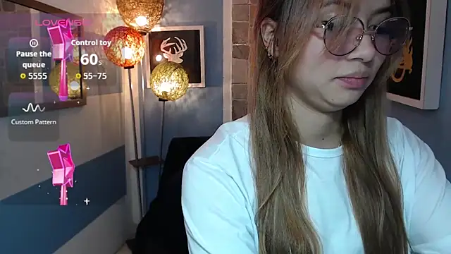 Snapshot of Fiorellaa_delsd chatting on October 28, 2025, 3:25 pm Fiorellaa delsd online show from October 28, 2025, 3:25 pm