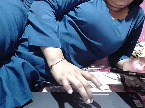 Flowing love online show from September 18, 2025, 6:10 pm