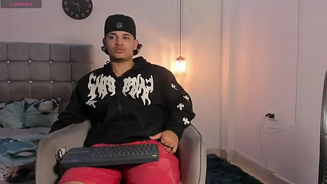 samxx muscle online show from November 28, 2025, 2:09 pm