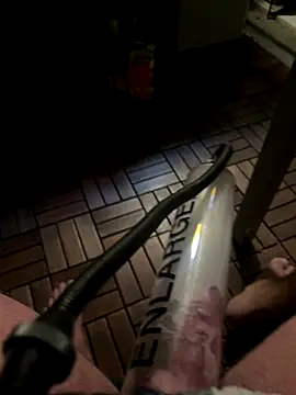 Snapshot of Swiss8700 chatting on October 9, 2025, 7:23 pm Swiss8700 online show from October 9, 2025, 7:23 pm