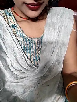 Snapshot of Eshwari_Chopra chatting on November 14, 2025, 10:03 am Eshwari Chopra online show from November 14, 2025, 10:03 am