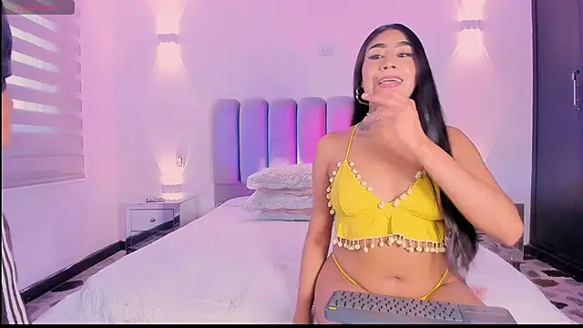 candyandmarilyn online show from November 16, 2025, 9:09 pm