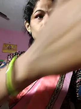 Snapshot of Eshna_Dabral chatting on September 16, 2025, 12:44 am Eshna Dabral online show from September 16, 2025, 12:44 am