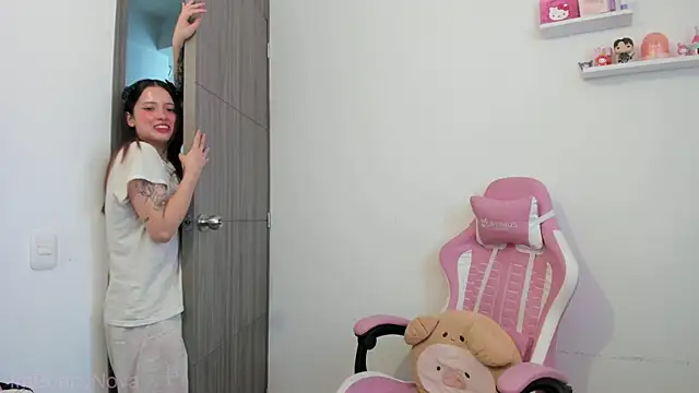 Snapshot of ImBunnyNova chatting on July 13, 2026, 2:20 pm ImBunnyNova online show from July 13, 2026, 2:20 pm