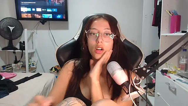 babygirlfree online show from March 17, 2026, 2:05 am