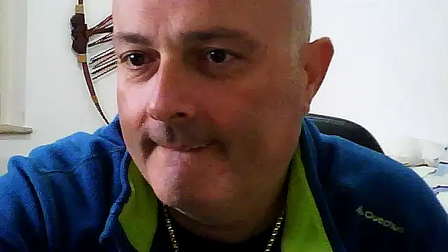 Alexis Bull online show from November 17, 2025, 10:54 am