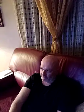 Alexis Bull online show from May 5, 2026, 10:29 pm