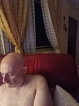 Alexis Bull online show from July 9, 2026, 11:20 pm