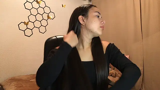 amelia hall online show from November 4, 2025, 12:48 pm