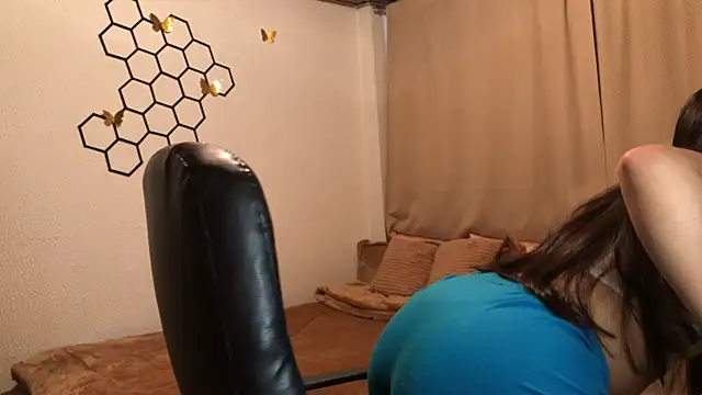 amelia hall online show from November 11, 2025, 12:05 pm