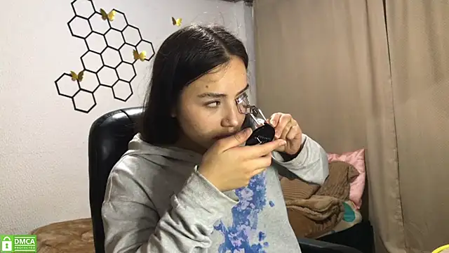 amelia hall online show from November 18, 2025, 12:53 pm