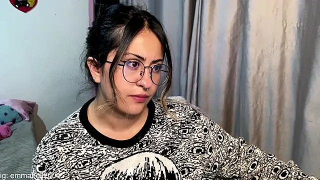 emma  bell  online show from April 17, 2026, 11:52 pm