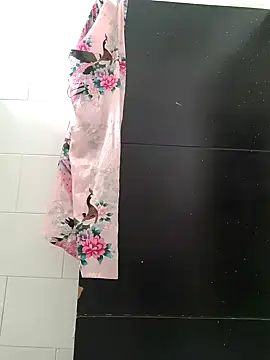 Snapshot of Yuli_Mars chatting on November 8, 2025, 4:07 pm Yuli Mars online show from November 8, 2025, 4:07 pm