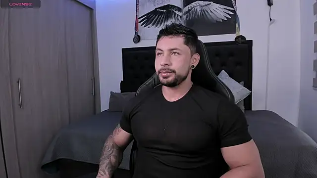 santi aesthetic online show from November 20, 2025, 3:45 pm