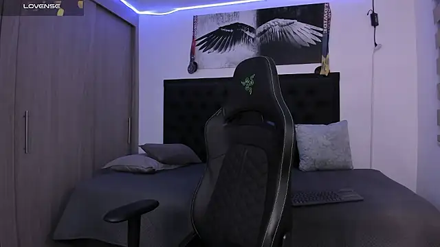 santi aesthetic online show from February 1, 2026, 3:05 am