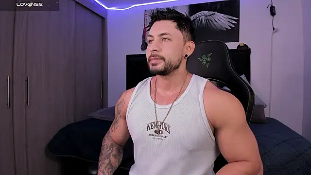 santi aesthetic online show from February 10, 2026, 1:53 am