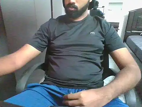 lovelyakash69 online show from December 2, 2025, 3:45 am