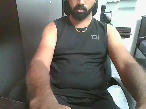 lovelyakash69 online show from December 19, 2025, 6:31 am