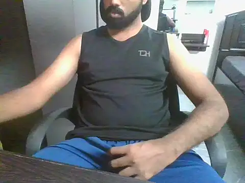 lovelyakash69 online show from February 5, 2026, 5:56 am