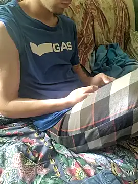 tipetto06 online show from October 3, 2025, 9:06 am