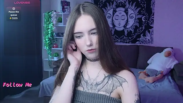 naugghtynikki online show from October 7, 2025, 3:58 am